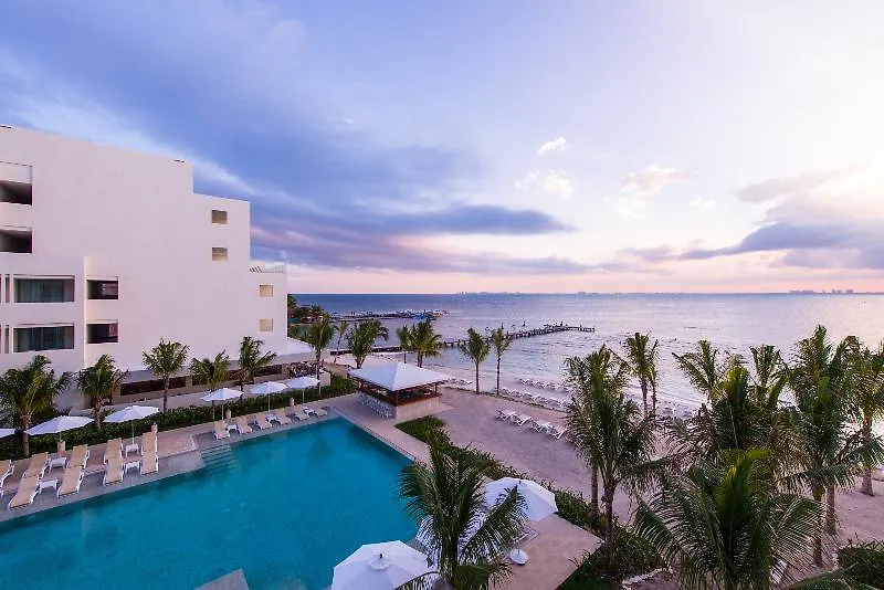 *****  Izla Beach Front Hotel Isla Mujeres Mexico