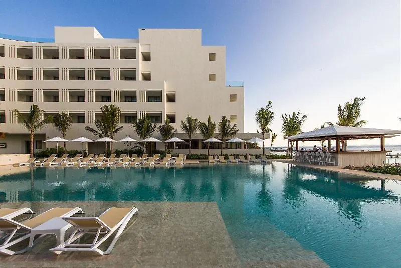 Izla Beach Front Hotel Isla Mujeres