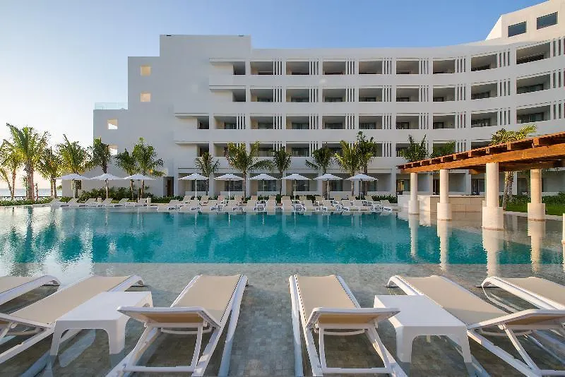 Izla Beach Front Hotel Isla Mujeres 5*,